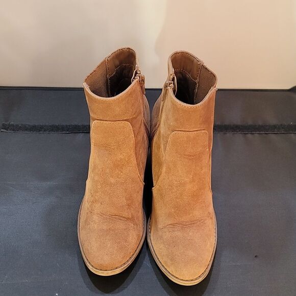 UNIVERSAL THREAD STACKED BLOCK HEEL ALMOND TOE BOOTIES - Picture 2 of 16